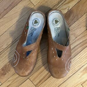 El Naturalista Leather Clogs, Size 9.5
